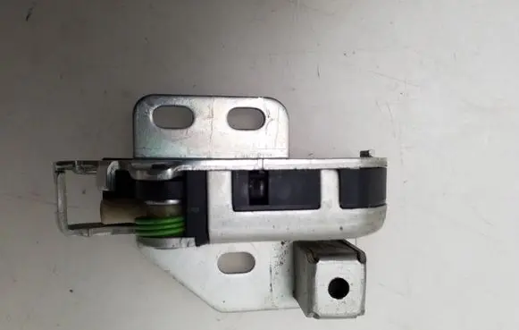Mercedes-Benz Sprinter W901 W902 W903 W904 Rear door lock A9067401235