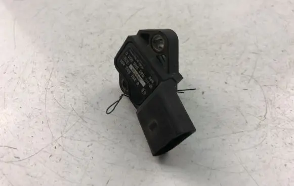 Volkswagen PASSAT B5 Air pressure sensor 038906051C