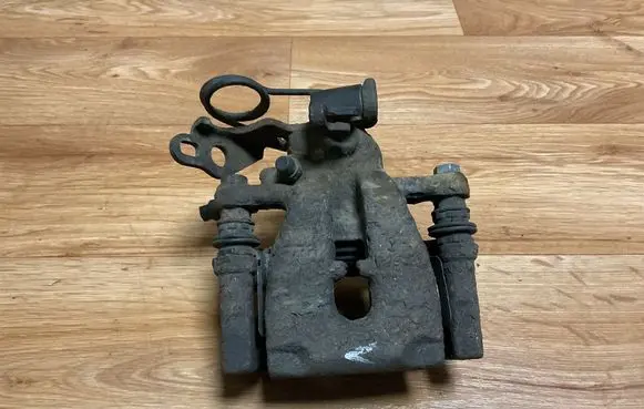Rear brake caliper