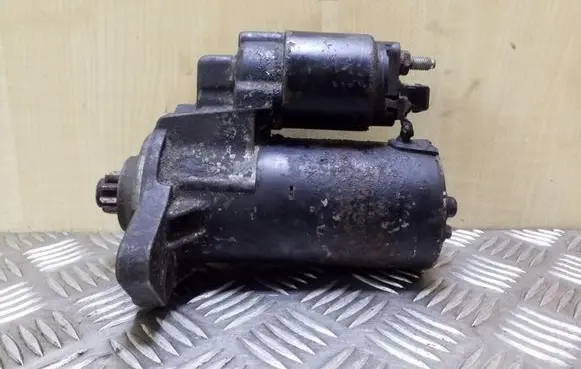 Volkswagen Golf IV Starter motor 020911023F 0001121006