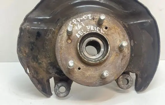 Honda CR-V Front wheel hub