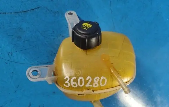 Nissan X-Trail T33 Coolant expansion tank/reservoir 217106RC0A