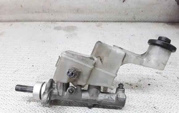 Toyota Corolla Verso E121 Master brake cylinder
