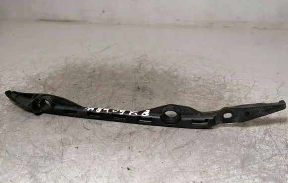 Mercedes-Benz A W169 Rear bumper mounting bracket A1698851121