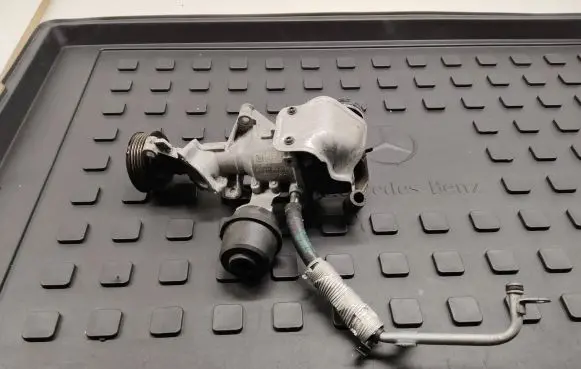 Mercedes-Benz A W176 Water pump A2702000601