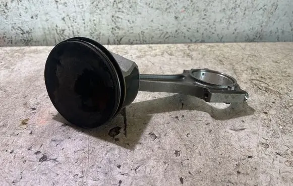 Ram 1500 Piston with connecting rod 
