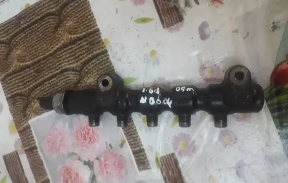 Citroen C4 I Fuel main line pipe