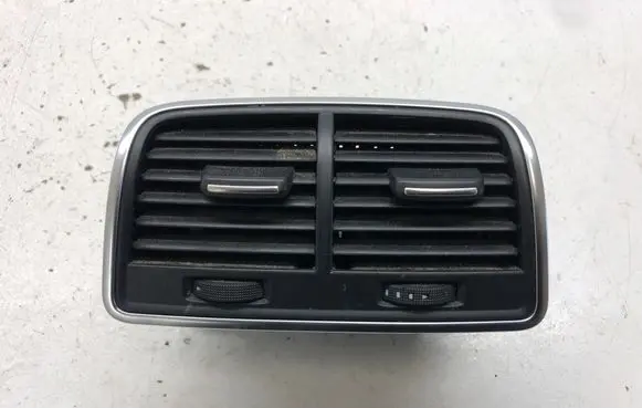 Rear air vent grill