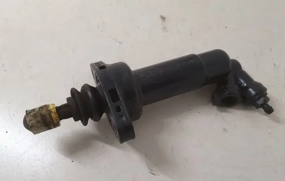 Clutch slave cylinder