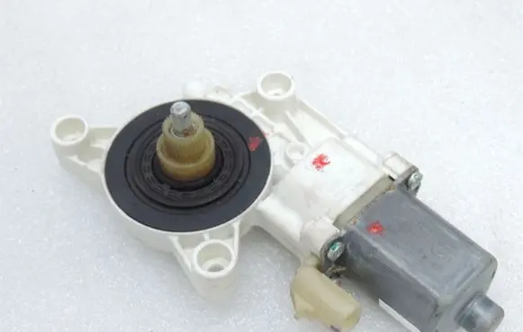 Chrysler Grand Voyager V Rear door window regulator motor 3318077D 0130822335