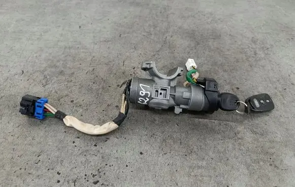 KIA Carens I Ignition lock 