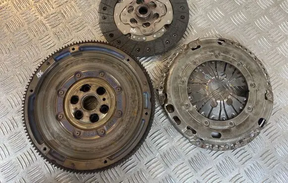 Volkswagen PASSAT B6 Clutch set kit 3082001409 1864001694 2289000280