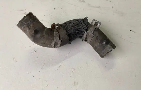 Toyota Avensis T270 Engine coolant pipe/hose
