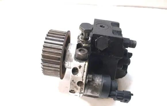 Chrysler Grand Voyager IV Fuel injection high pressure pump