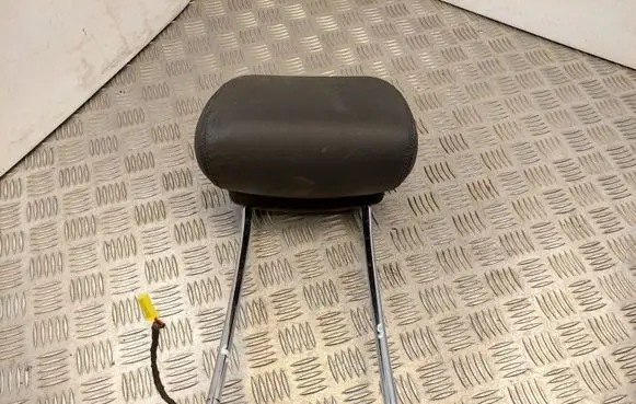 Mercedes-Benz S W221 Front seat headrest 