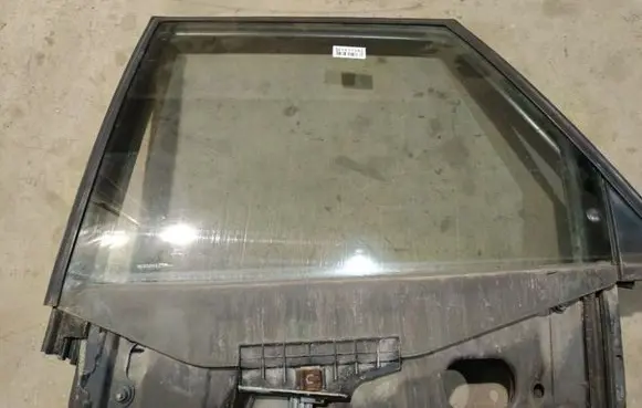 Audi 80 90 S2 B4 Rear door window glass
