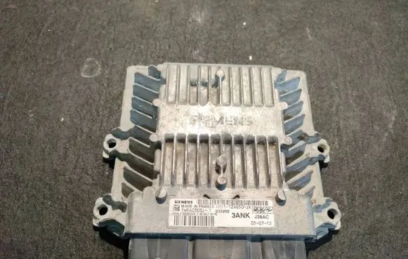 Ford Focus Engine control unit/module 4M5112A650JK 5WS40303JT 3ANK