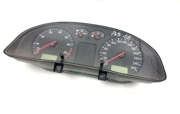 Volkswagen PASSAT B5 Speedometer (instrument cluster) 3B1919880