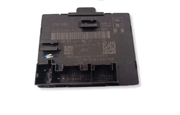 Volkswagen PASSAT B8 Door control unit/module 5Q0959595E 5Q0959595B