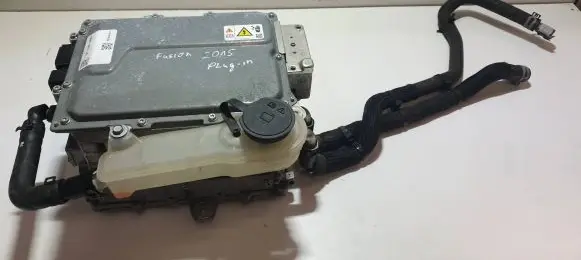 Ford Fusion II Voltage converter inverter CU5A14B218FA GG987B012