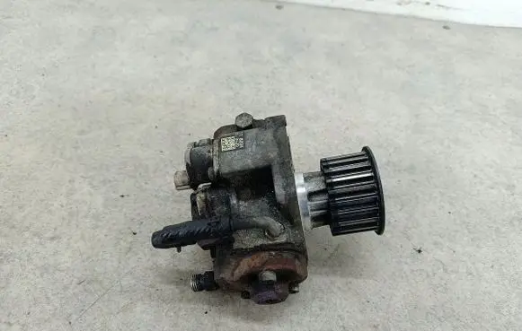 Mazda 5 Fuel injection high pressure pump 