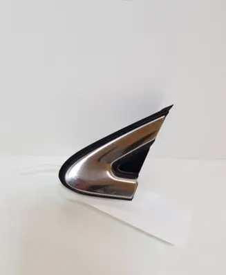 Fender trim (molding)