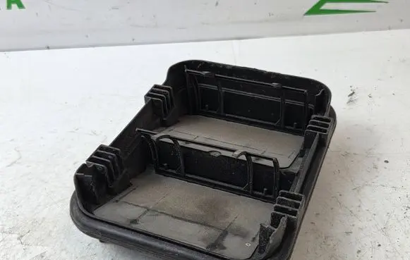 Nissan NV300 Quarter panel pressure vent 8200728288