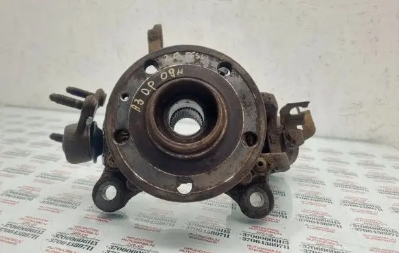 Audi A3 S3 8P Front wheel hub 1K0366C
