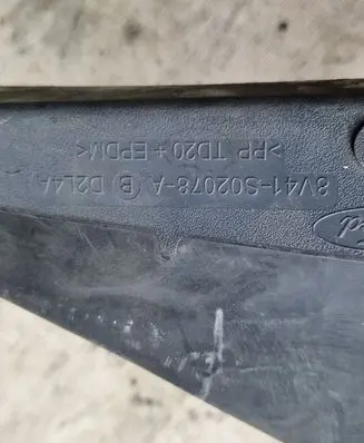 Ford Kuga I Wiper trim 8V41S02078