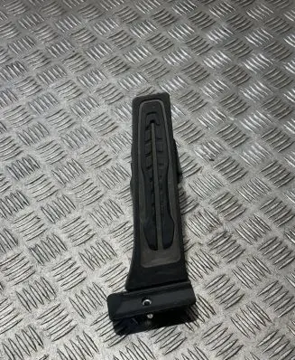 BMW 5 F10 F11 Accelerator throttle pedal 6871053