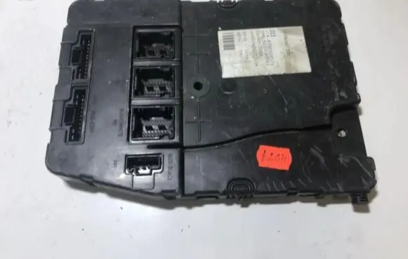 Renault Megane II Comfort/convenience module 8200305575 03036