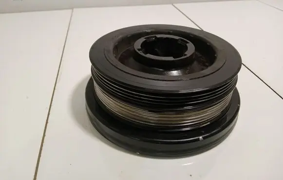 BMW 5 E60 E61 Crankshaft pulley TVD10011