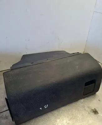 Volkswagen PASSAT B3 Glove box 357857101F
