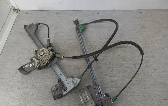 Peugeot 206 CC Front door window regulator with motor 