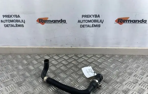 Coolant pipe/hose