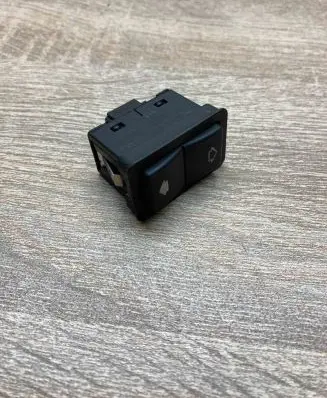 BMW 5 E39 Electric window control switch 8368974
