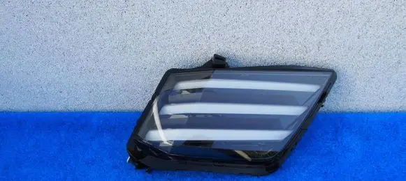 Peugeot 208 Headlight/headlamp 9851053980
