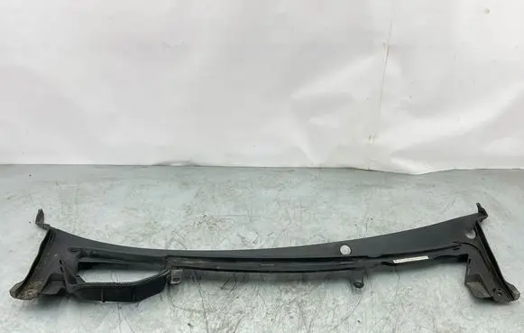 Tesla Model S Wiper trim 100897600E