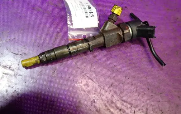 Nissan Primera Fuel injector 0445110110B