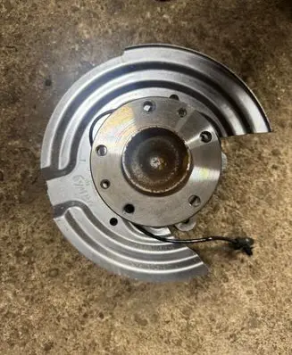 Rear wheel hub