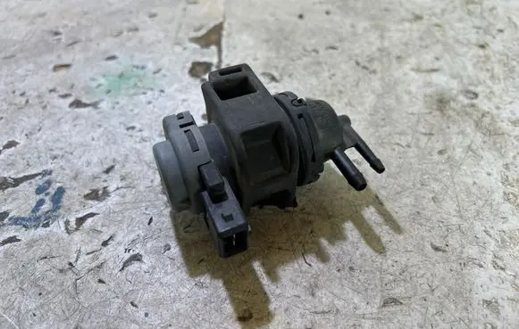 Nissan Note (E11) Turbo solenoid valve 8200575400
