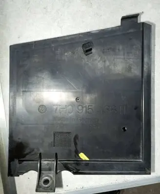 Volkswagen Transporter - Caravelle T5 Battery tray heat shield 7H0915438A