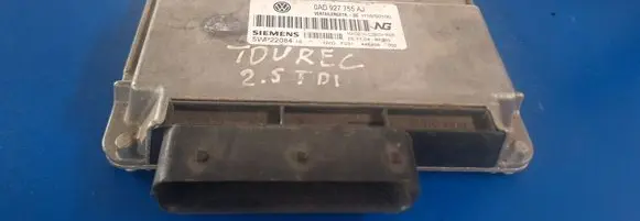 Volkswagen Touareg I Transfer box differential control unit 0AD927755AJ