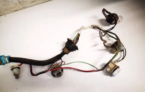 Honda CR-V Rear tail light bulb 