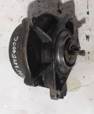 Audi A6 S6 C5 4B Vacuum pump 057145100C