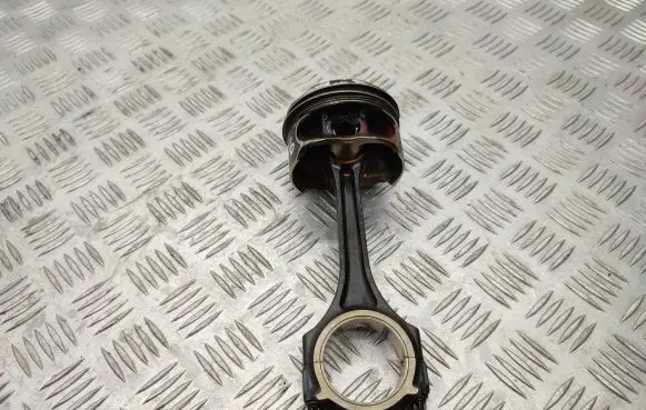 Piston with connecting rod