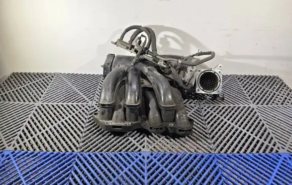 Toyota C-HR I Intake manifold