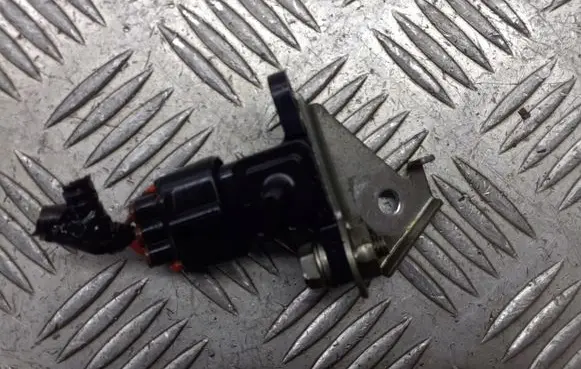 Toyota Avensis T270 Valve oil control 89421-26030