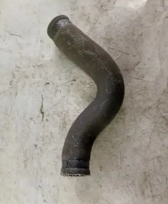 Suzuki Grand Vitara I Engine coolant pipe/hose