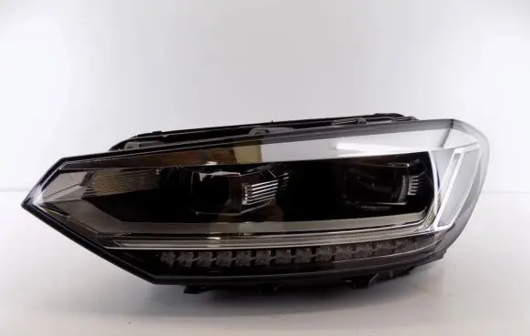 Volkswagen Touran III Headlight/headlamp